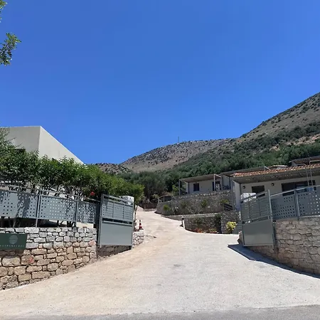 מלון דירות Bay 3*
