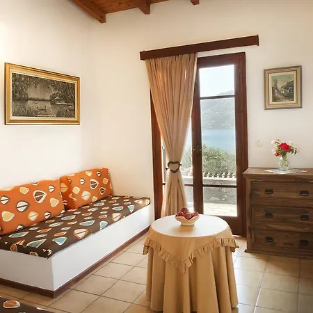 Bay מלון דירות 3*