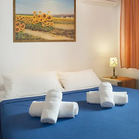 Ξενοδοχείο με διαμερίσματα Bay Κότρωνας